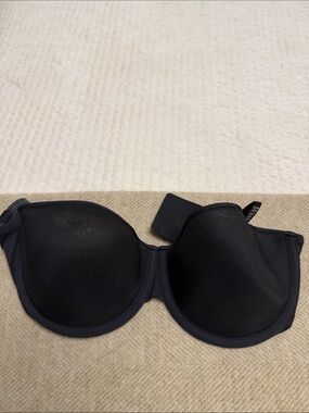 SKIMS STRAPLESS BRA